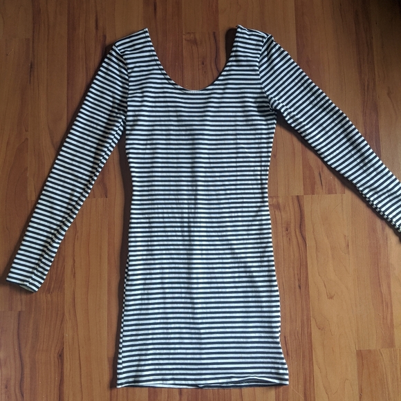 Volcom long sleeve Striped Dress - Picture 4 of 6